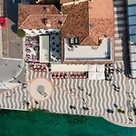 La Vista Postcard Hotel